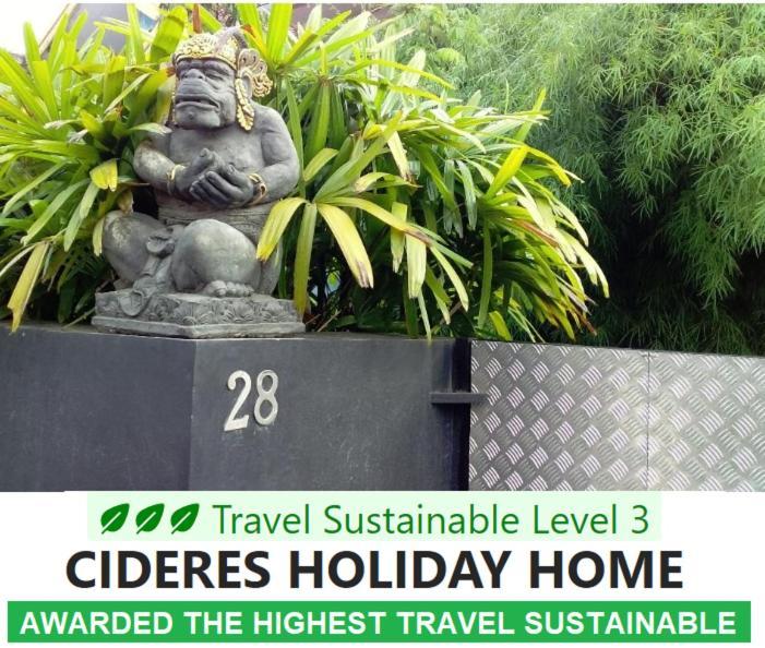 Cideres Holiday Home Majalengka Esterno foto